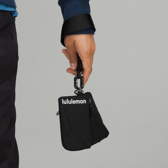 NWT Lululemon Dual wristlet pouch color black NWT - Picture 2 of 2